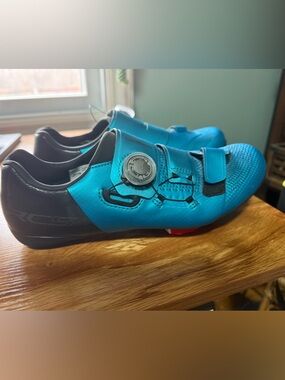 Shimano Women's Cycling Shoes in Teal and Black